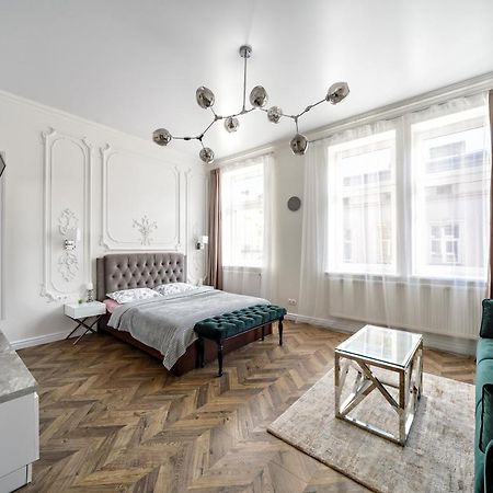 Green Apartment Lviv Exterior photo