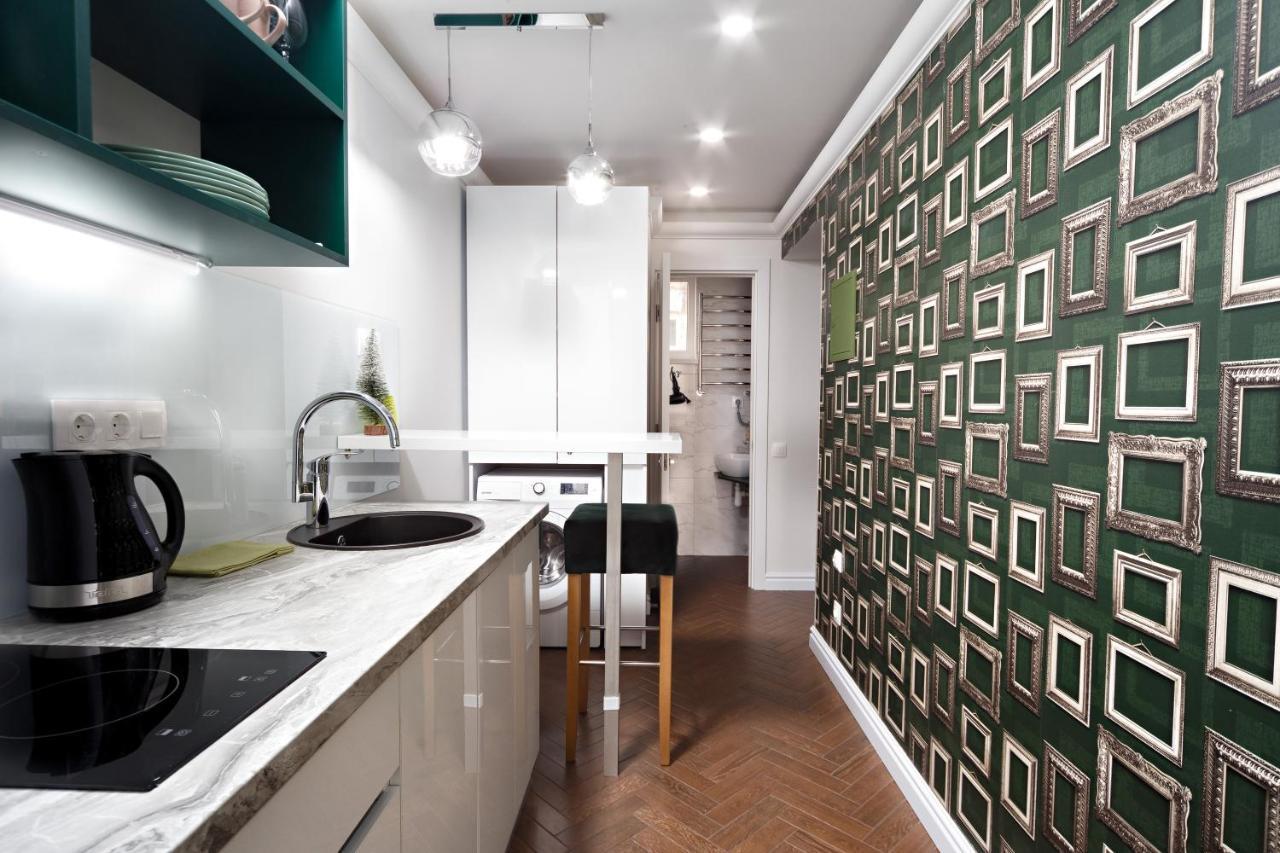 Green Apartment Lviv Exterior photo
